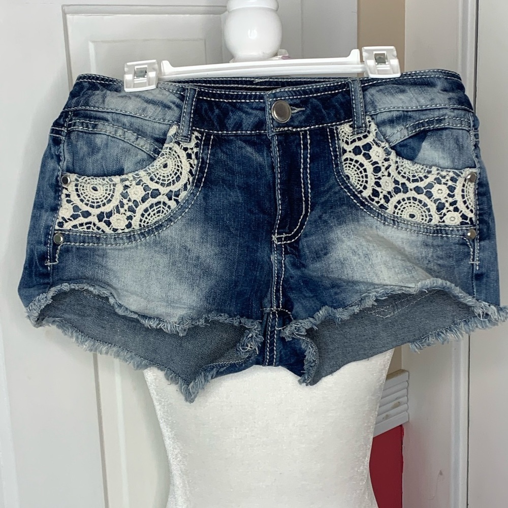 NO BOUNDARIES•SHORTS